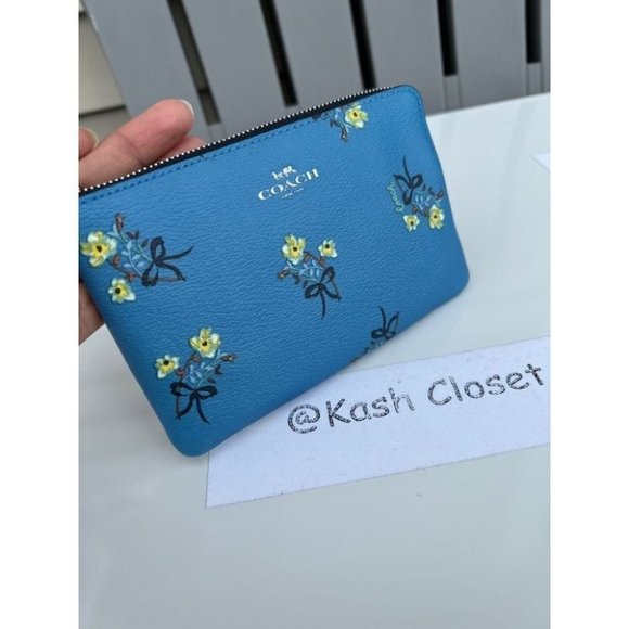Coach Corner Zip Wristlet With Bow Floral Print - Picture 1 of 5